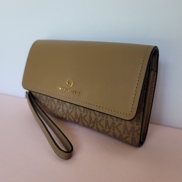 Michael Kors Jet Set Charm Signature Logo Colorblock LG Flap Phone Wristlet- ⭐ - Picture 4 of 16